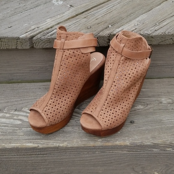 Five world's by Cordani Shoes - NWOB FIVE WORLDS  Leather wood platform sandal 41